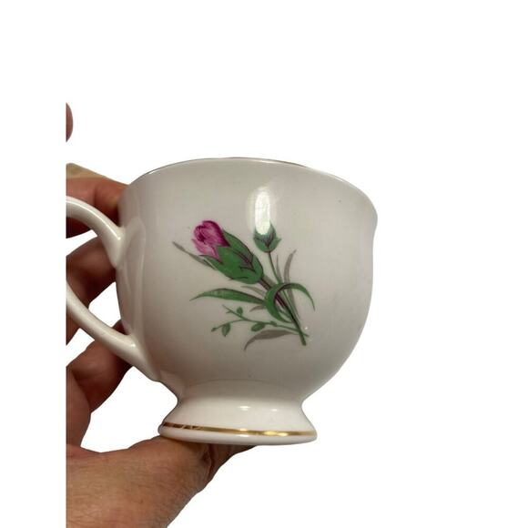 Vintage Danielle Bone Fine China Tea Cup & Saucer Set Floral Design Gold Trim - Picture 6 of 7